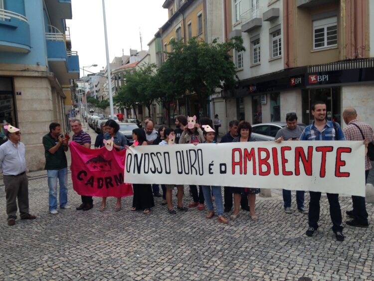 Manifestação contra “actividade selvagem” dos suinicultores