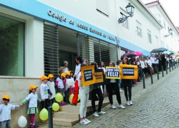 Pais alteram moradas para tentar manter filhos nos colégios