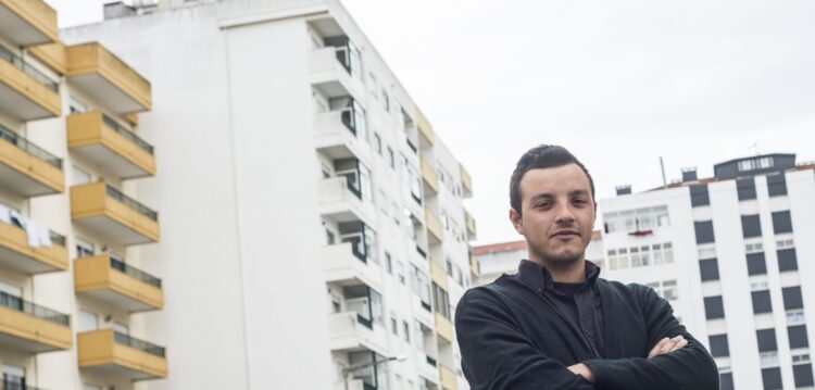 “Quem é que não quer ajudar o próprio bairro?”