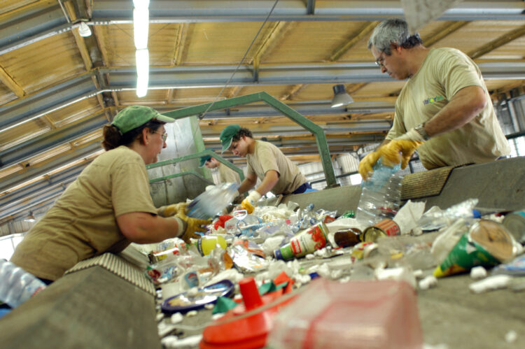 Reciclamos muito mais, mas gastamos mais energia e água