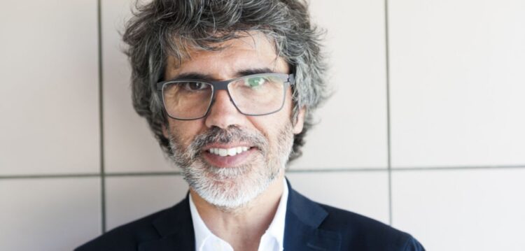 “Temos talento, falta-nos descaramento”