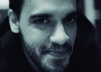 De aspirante a artista plástico a ‘carpinteiro’ do teatro alemão