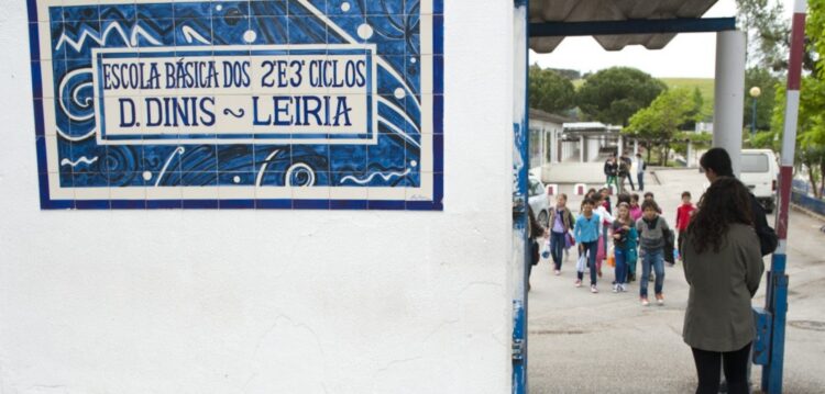 Afluência obriga D. Dinis a recusar alunos da sua área de influência