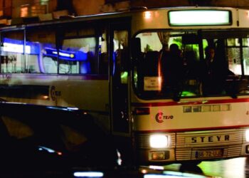 Alunos que estudem fora do concelho perdem apoio para transporte