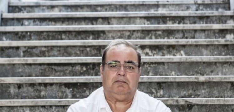 Constantino Alves, dramaturgo e poeta: “A escrita não é um dom”