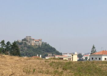 Detido suspeito de ter ateado fogo que lavra em Castanheira de Pera