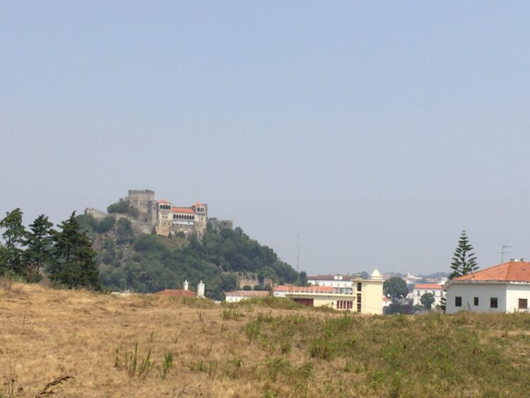 Detido suspeito de ter ateado fogo que lavra em Castanheira de Pera