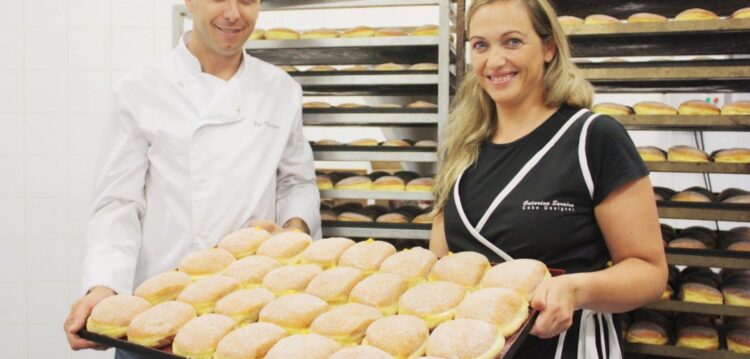 Negócio das bolas de Berlim aquece na época balnear