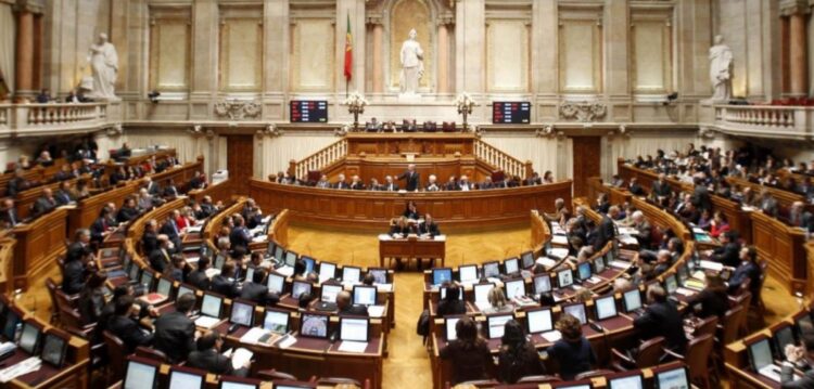 O que andam a fazer os deputados eleitos por Leiria?