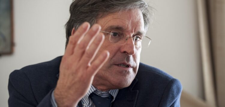 Paulo Vicente garante que não se demite