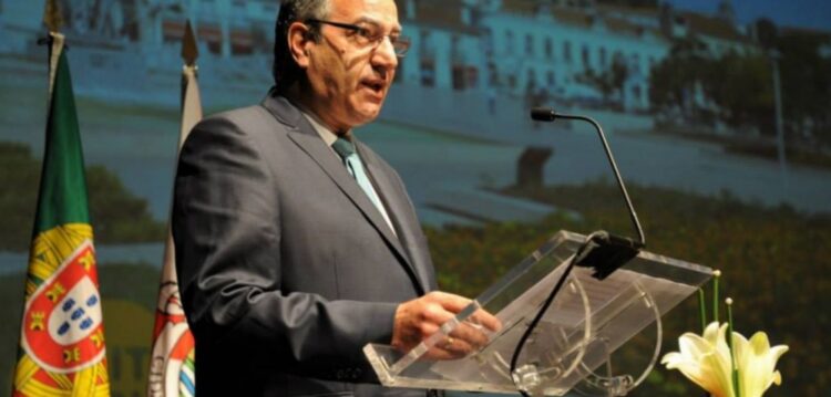 Raul Castro oferece ajuda ao presidente da Câmara do Funchal