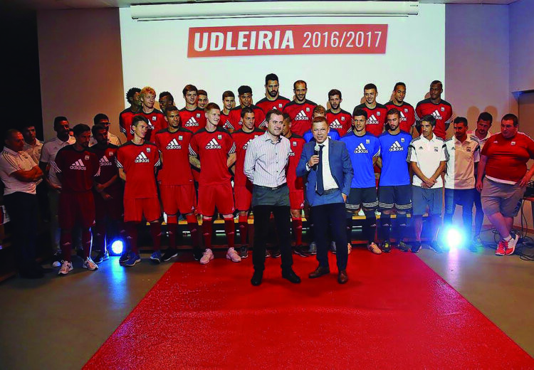 União de Leiria SAD apresenta-se com oito reforços para subir de divisão