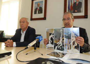 Emigrante Carlos Matos oferece a Leiria estátua de bronze de Rui Patrício