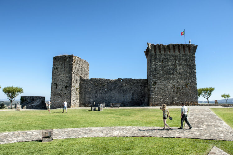 Trânsito proibido na vila medieval de Ourém devido a festival