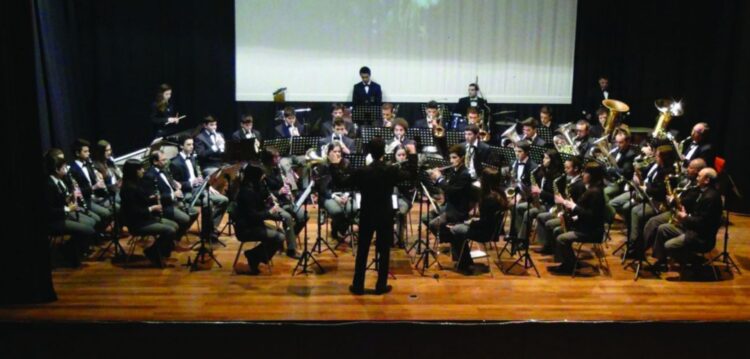 A ver a banda a passar nas Chãs desde 1896