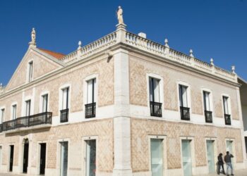 Chineses podem avançar para o edifício onde funcionou a Zara