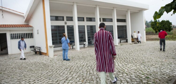 Mentes em sobressalto encontram lar nos Andrinos