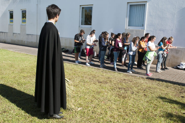 Praxe ecológica no Politécnico de Leiria limpa praias em Peniche