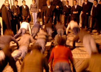 Animação de estudantes perturba descanso de moradores