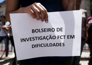 Candidatos a bolsas de investigação protestam hoje, em Lisboa, contra atrasos