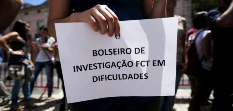 Candidatos a bolsas de investigação protestam hoje, em Lisboa, contra atrasos