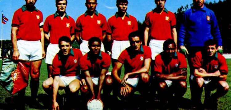 Colóquio de homenagem à equipa dos Magriços no Teatro Miguel Franco