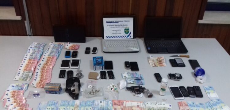 PSP da Marinha Grande detém oito pessoas e apreende cerca de 900 doses de droga