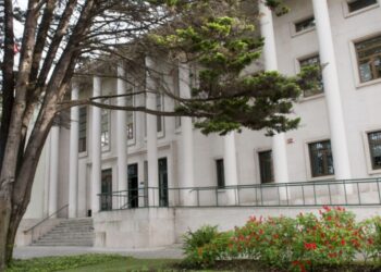 Tribunal pede avaliação psiquiátrica de suspeito de tentar matar a mulher na Batalha