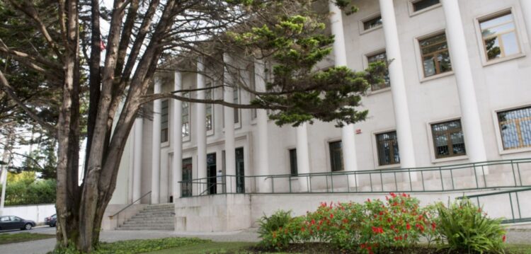 Tribunal pede avaliação psiquiátrica de suspeito de tentar matar a mulher na Batalha