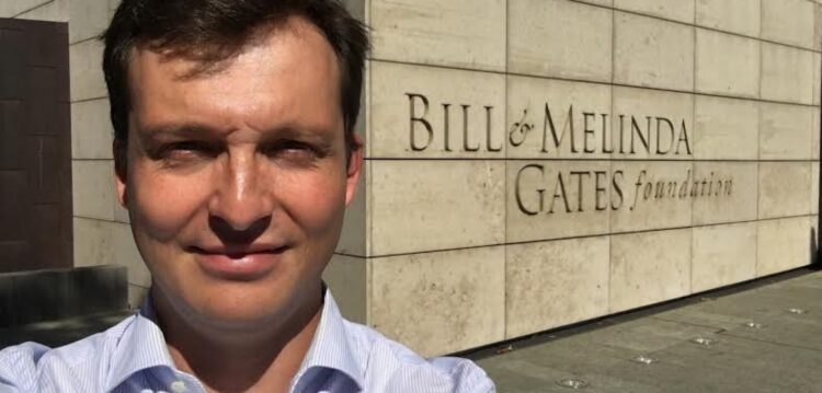 Da McKinsey a director-adjunto na Fundação Bill e Melinda Gates