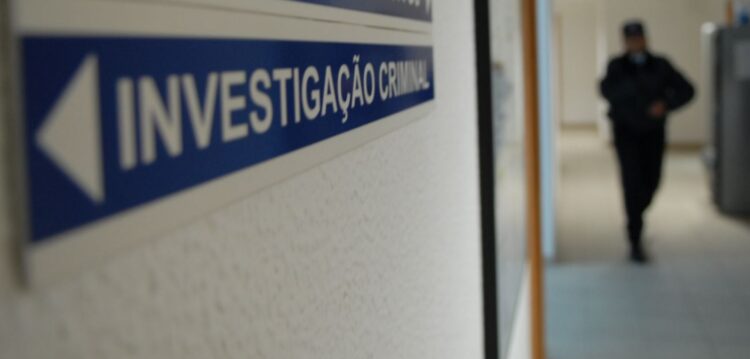 Punho Cerrado detém 17 pessoas e apreende mais de de 20 mil euros
