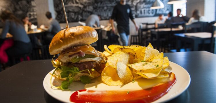 Seis novos restaurantes num mês temperam a cozinha do mundo em Leiria