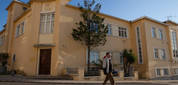 Edifício amarelo: de central eléctrica a museu da indústria?