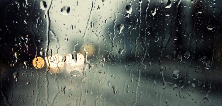 Está farto de frio? A partir de amanhã, haverá chuva e pequena subida da temperatura mínima