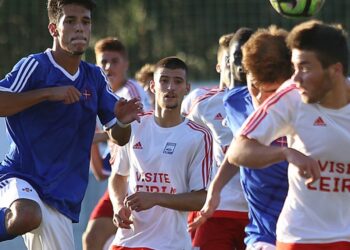 Juniores da União de Leiria à espera de ajuda alheia