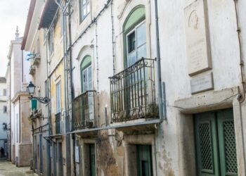 Casa onde viveu Eça de Queirós vai ser recuperada para habitação
