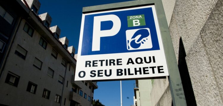Estacionamento pago rendeu 470 mil euros à Câmara de Leiria em 2016