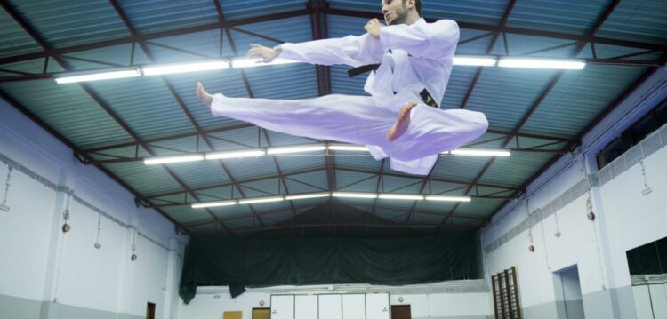 Karate: Miguel Diz entra em competição no Europeu de sub-21