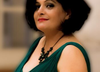 Luísa Oliveira,cantora: “a primeira mulher a cantar com a Orquestra do Exército fui eu!”