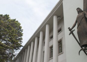 Apreensão de 1,9 toneladas de cocaína em alto mar resulta de uma operação oculta da PJ e da DEA