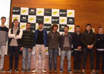 Empresas suportam bolsas com esperança de captar novos talentos