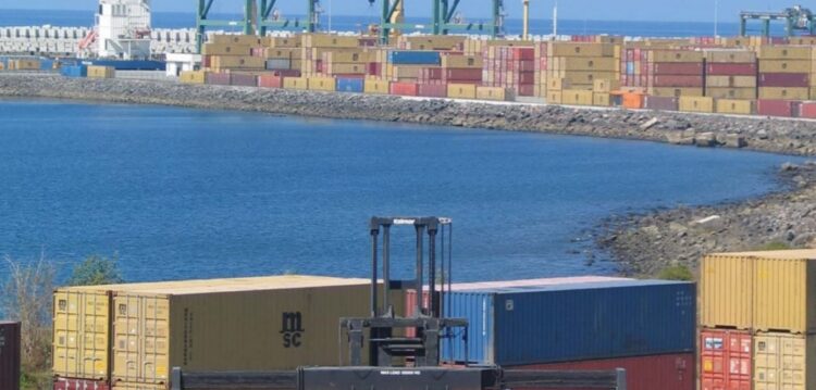 Exportações com crescimento homólogo de quase 20% em Janeiro