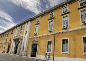 Ministro das Finanças confiante numa revisão em alta do PIB para perto de 2,0% em 2017