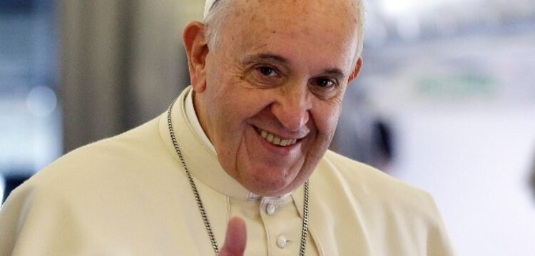 Papa aterra em Monte Real às 16:20 horas do dia 12 de Maio