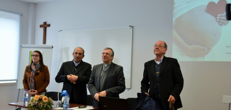 Cáritas de Leiria cria apoio para grávidas em dificuldades