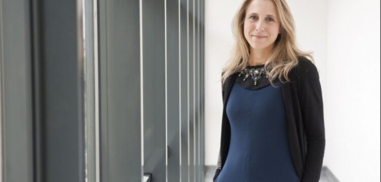 Cristina Barros convidada para coordenar vertente qualificações do INCoDe.2030
