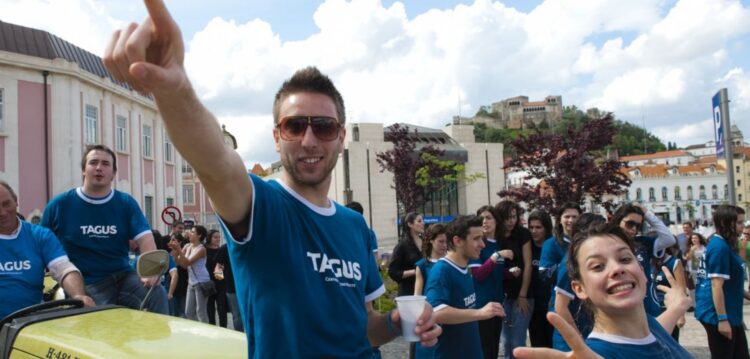 Desfile académico fecha ruas de Leiria hoje à tarde