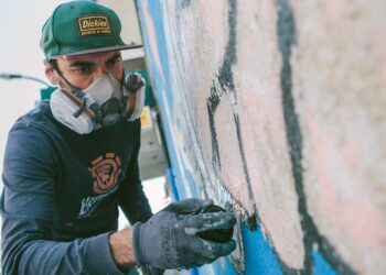 Há um 25 de Abril a acontecer na arte urbana em Leiria
