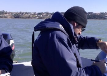 Polícia Marítima fiscaliza actividades marítimas na orla costeira de Peniche