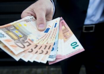 Portugueses ganham menos de metade da média europeias